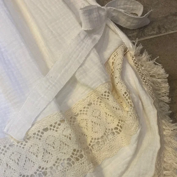 Elegant Western Cream Skirt - Picture 9 of 16